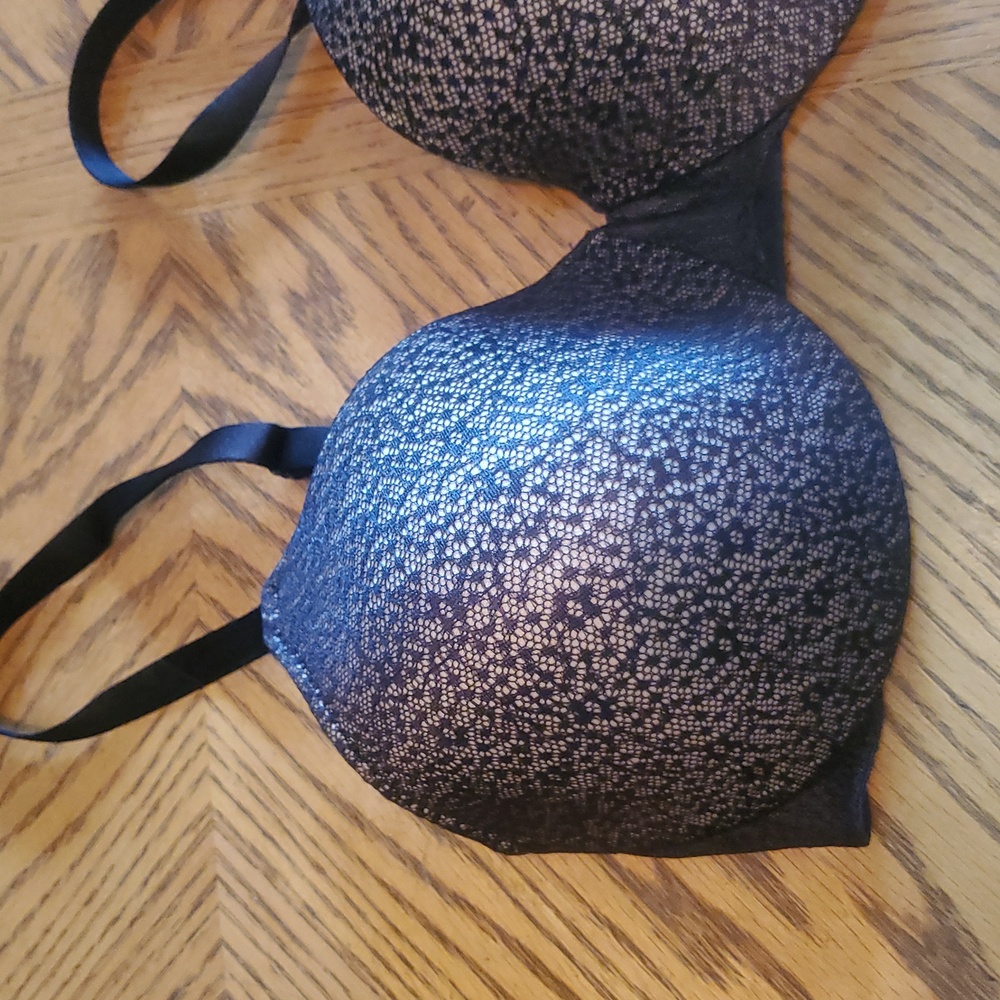 4 Bras - Picture 13 of 14